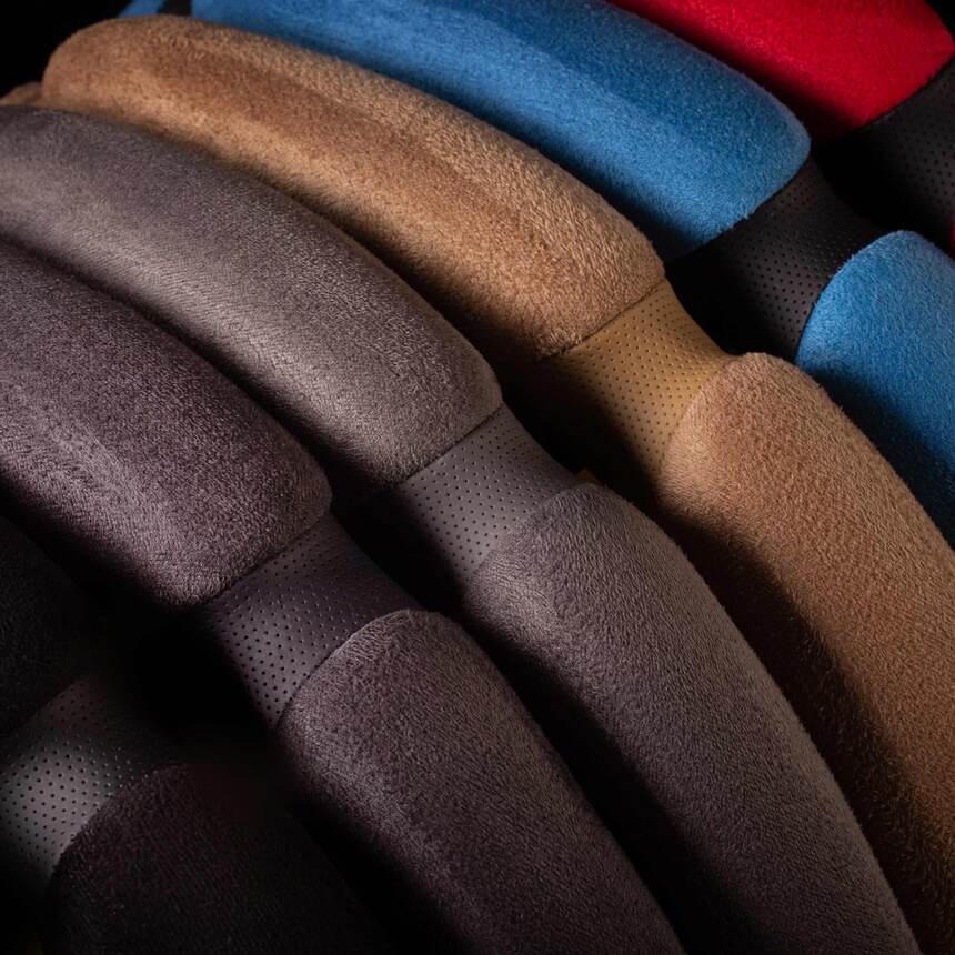 Спонжевая оплётка на руль Car Performance, алькантара/экокожа CP-5026 D.GY (L)